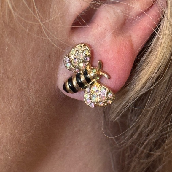 Betsey Johnson Gold and Pink Bee Jewelry Set. Bracelet and earrings. - Picture 9 of 12